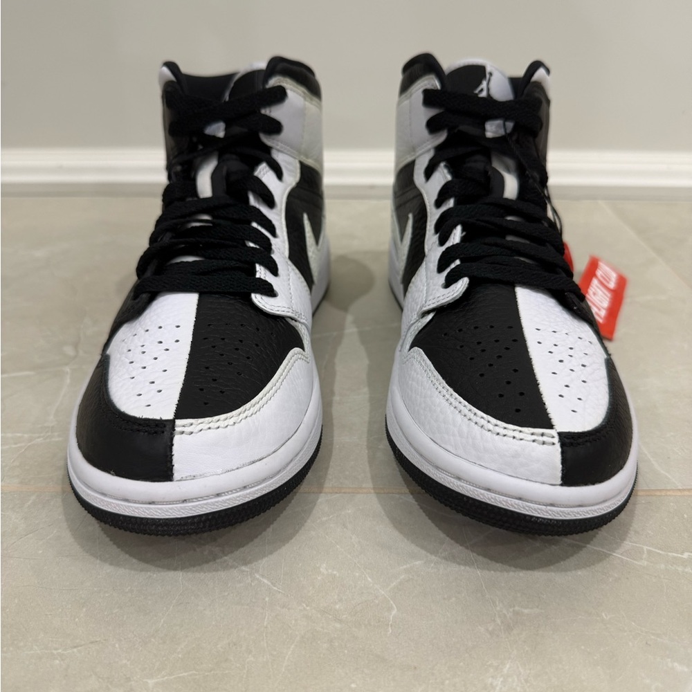 Women’s Air Jordan 1 Mid “Black/White Split - Picture 3 of 9